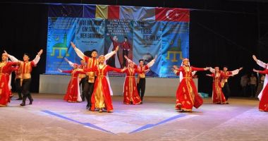 Stire din Politică-Administrație : Festivalul Portului, Dansului și Cântecului Popular Turco-Tătar va avea loc la "VIVO!"