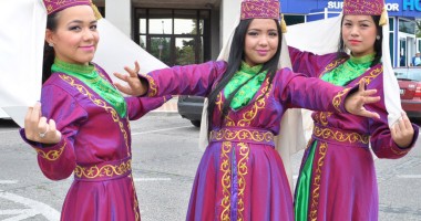 Stire din Cultură-Educație : Programul Festivalului Internațional al Dansului, Cântecului și Portului Popular Turco - Tătar