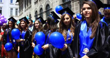 Galerie foto. Moment istoric la Colegiul "Mircea": a 100-a promoție și-a spus "La revedere!" - 4