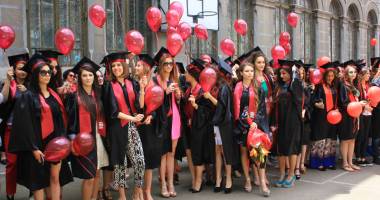 Galerie foto. Moment istoric la Colegiul "Mircea": a 100-a promoție și-a spus "La revedere!" - 6