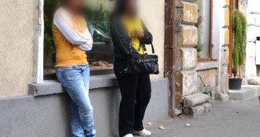 Stire din Eveniment : Polițiștii constănțeni au ieșit la "agățat" prostituate