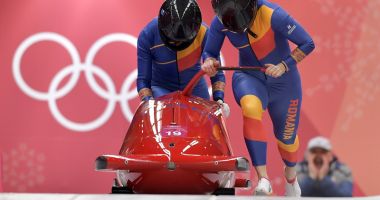 Stire din Sport : Fetele de la bob, prezente  de Ziua Femeii la VIVO!