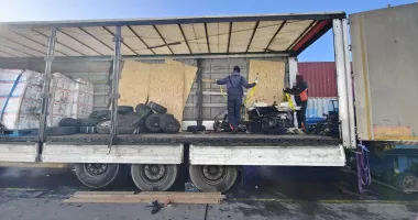 Mașini furate de sute de mii de euro, descoperite în Portul Constanța pe bucăți - 2