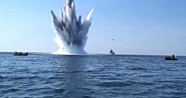Stire din Eveniment : Mina marină depistată în Marea Neagră, distrusă! Se caută şi altele