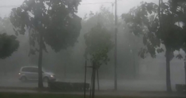 Stire din Social : Informare meteo de ultimă oră! Weekend cu ploi torențiale și vijelii
