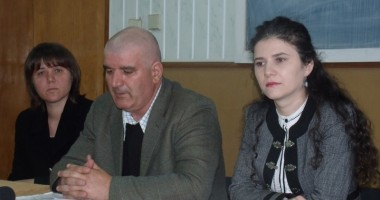 Stire din Politică-Administrație : PRM a pregătit un psiholog care să-l gonească pe Mazăre de la Primărie