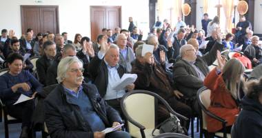 Stire din Politică-Administrație : Fiasco pentru grupul liberalilor! Vicepreședinții CJC rămân pe baricadă