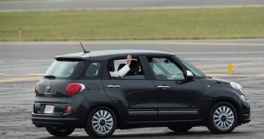 82.000 de dolari pentru mașina Papei Francisc