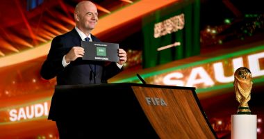 Stire din Sport : FIFA, decizie controversată în legătură cu ţările care vor găzdui Campionatele Mondiale