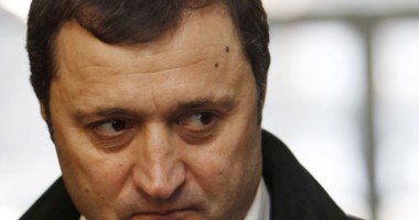 Stire din Actualitate : Vlad Filat, contestat de liberalii moldoveni