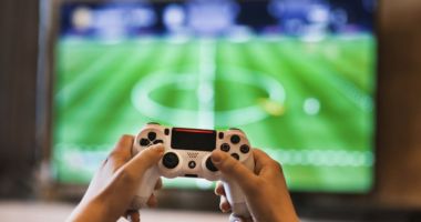 Stire din Tehnologie : Samsung vine cu soluția care te ajută să joci FIFA oriunde te-ai afla