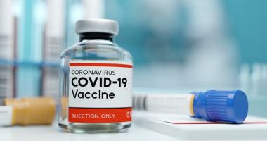 Până în 2022 nu vor fi suficiente vaccinuri COVID pentru toţi europenii