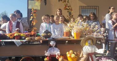Stire din Cultură-Educație : File de toamnă, la Școala Gimnazială nr. 1 Poarta Albă