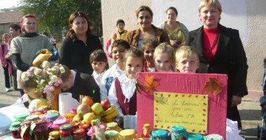 "File de toamnă", o super-activitate la Școala nr. 1 Poarta Albă - 4