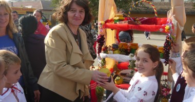 "File de toamnă", o super-activitate la Școala nr. 1 Poarta Albă - 7