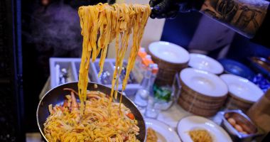 Stire din Social : Show-uri de live cooking și muzică de calitate la Filicori Zecchini