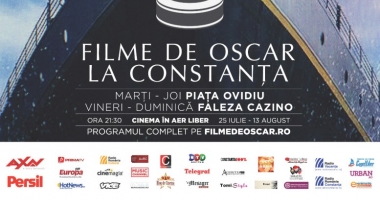 Stire din Cultură-Educație : Constănțenii cinefili se relaxează pe faleza Cazino