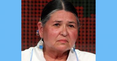 Stire din Actualitate : Academia Americană de Film şi-a cerut scuze actriţei amerindiene Sacheen Littlefeather