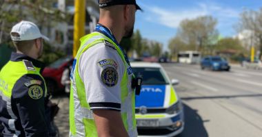 Stire din Eveniment : Beți turtă, prinși conducând pe străzile din județul Constanța. Au mai și lovit ce-au prins în cale: mașini, pietoni