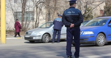 Stire din Eveniment : Prinși în timp ce se plimbau cu mopedul pe care l-au furat