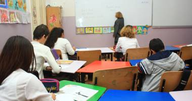 Stire din Cultură-Educație : Soluția pentru finanțarea învățământului: o… comisie!