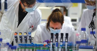 Stire din Economie : Finanțare de 128 de milioane de euro pentru proiecte de cercetare privind pandemia