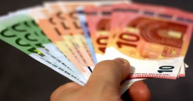 Stire din Social : Top carduri de credit cu cele mai mici dobânzi în România