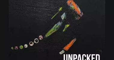 Stire din Cultură-Educație : Artă, muzică și poezie într-un singur eveniment - finisajul expoziției „Unpacked”