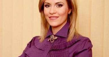 Stire din Politică-Administrație : Gabriela Firea, sancționată cu avertisment de CNCD