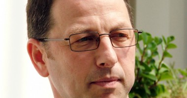 Stire din Economie : Fiscul se închină la calculatoare să meargă