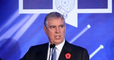Stire din Actualitate : Fiul reginei Elisabeta, prințul Andrew, citat într-un proces rușinos: Ar fi batjocorit o fată de 17 ani