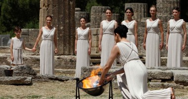 Stire din Actualitate : Flacăra olimpică a sosit în Marea Britanie