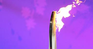 Stire din Actualitate : Flacăra olimpică 2016 va trece printr-o tabără de refugiați din Atena