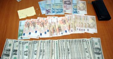 Jefuiau bătrâni după ce le spuneau povești lacrimogene - 5