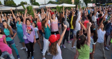 Dansatorii de la Total Dance Center, flashmob cu ocazia Zilelor Constanței - 2