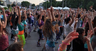 Galerie Foto / Flashmob, la City Park Mall, oferit de Total Dance Center - 7