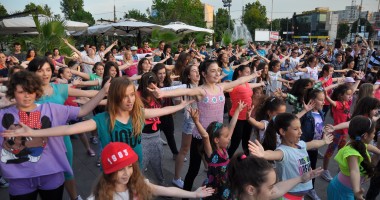 Galerie Foto / Flashmob, la City Park Mall, oferit de Total Dance Center - 5