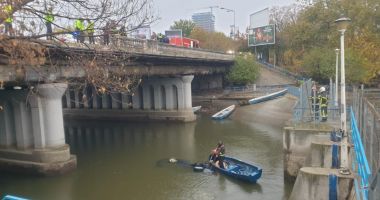 O mașină a căzut în lacul Floreasca: cel puțin două persoane se aflau în interior