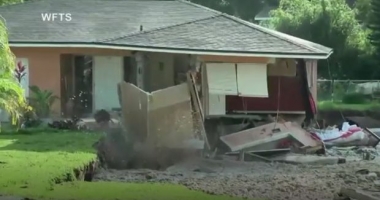 Stire din Actualitate : VIDEO ȘOCANT! Case înghițite complet de un crater uriaș