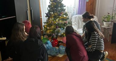 Stire din Social : Moș Crăciun a venit mai devreme pentru beneficiarii DGASPC Constanța