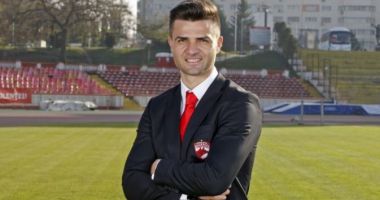 Stire din Sport : Noul antrenor al echipei Dinamo, prezentat oficial la echipă