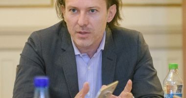 Stire din Politică-Administrație : Florin Cîțu, de la PNL: "Bugetarii trebuie să muncească fără vouchere și pensii speciale"