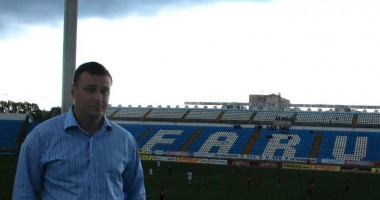 Stire din Politică-Administrație : De ce vrea democrat-liberalul Florin Gheorghe să demoleze stadionul Farul