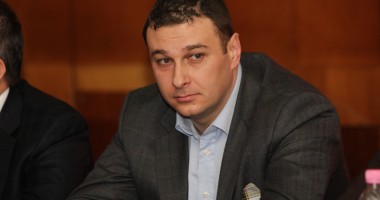 Stire din Politică-Administrație : Deputatul Florin Gheorghe cere demisia conducerii Curții de Conturi a României