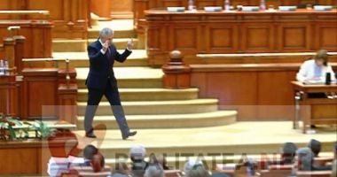 Stire din Politică-Administrație : Florin Iordache, semne obscene către Opoziție. EXPLICAȚII ULUITOARE!