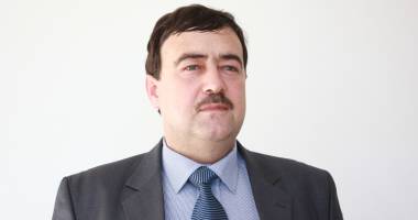 Stire din Cultură-Educație : Dr. Florin Iordănoaia le aduce vești bune viitorilor cadeți UMC