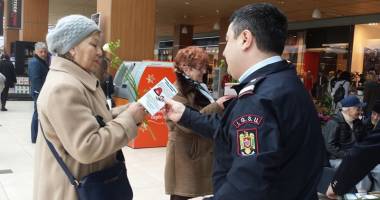 Flori și mărțișoare de la pompierii constănțeni - 4