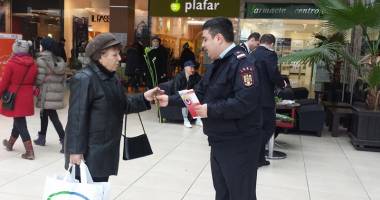 Flori și mărțișoare de la pompierii constănțeni - 3