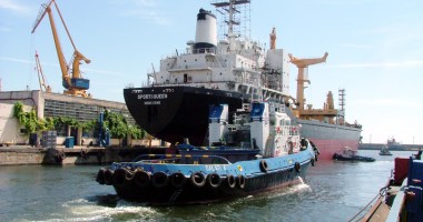 Stire din Economie : Flota de nave portuare e împinsă spre faliment