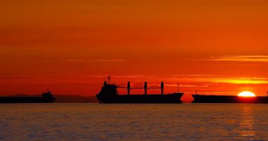 Stire din Economie : Marinari acuzați de contrabandă, marinari  pe care patronii "au uitat" să-i mai plătească